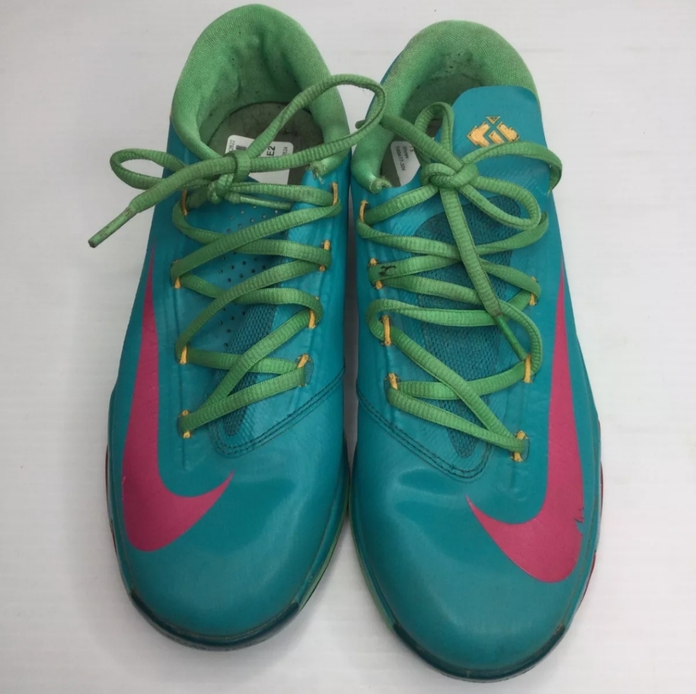 Nike - Picture 3 of 4